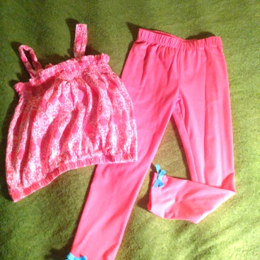 Very nice set for girls size 5-6. Emily Rose pants  and old navy top.